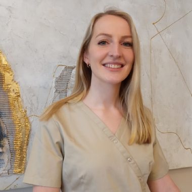 Assistenzzahnärztin Sarah-Lena Grattan